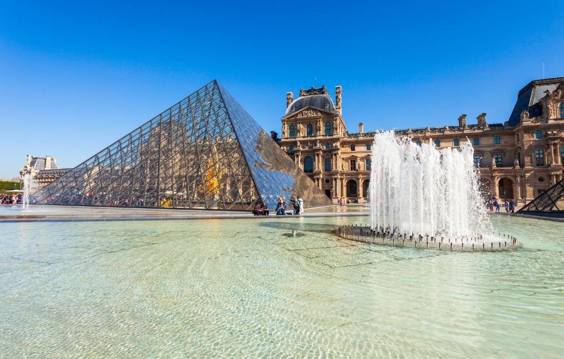 Paris louvre